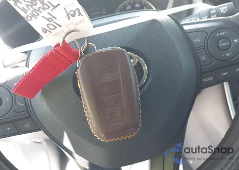 2019 Toyota Rav4 Xle z USA, uszkodzony, nr VIN 2T3W1RFV3KW031627